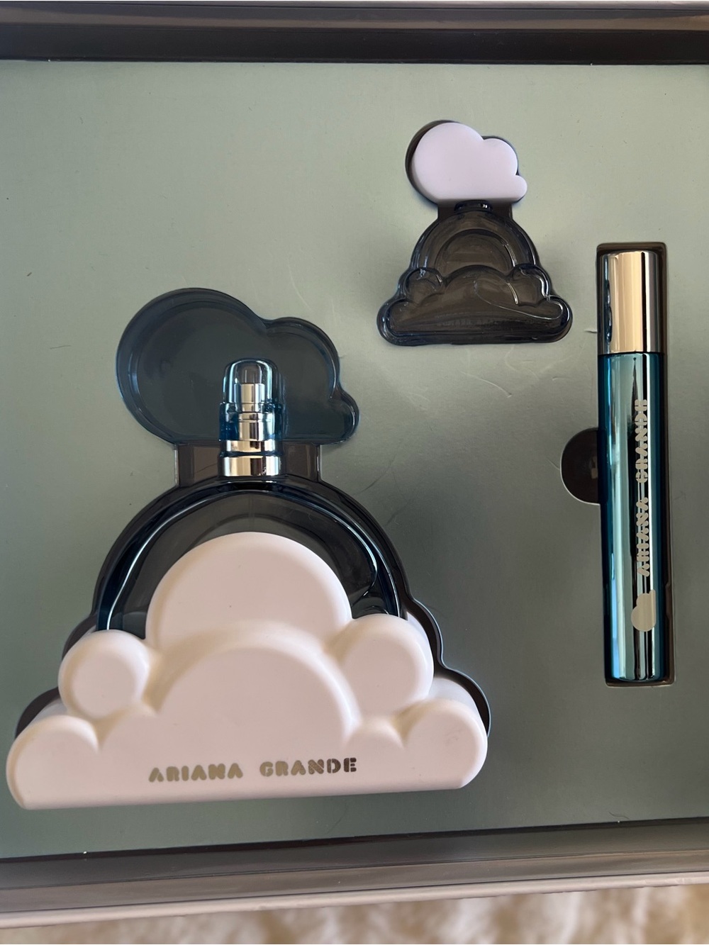Ariana Grande Cloud Fragrance Gift Set - 3 piece - Picture 2 of 5